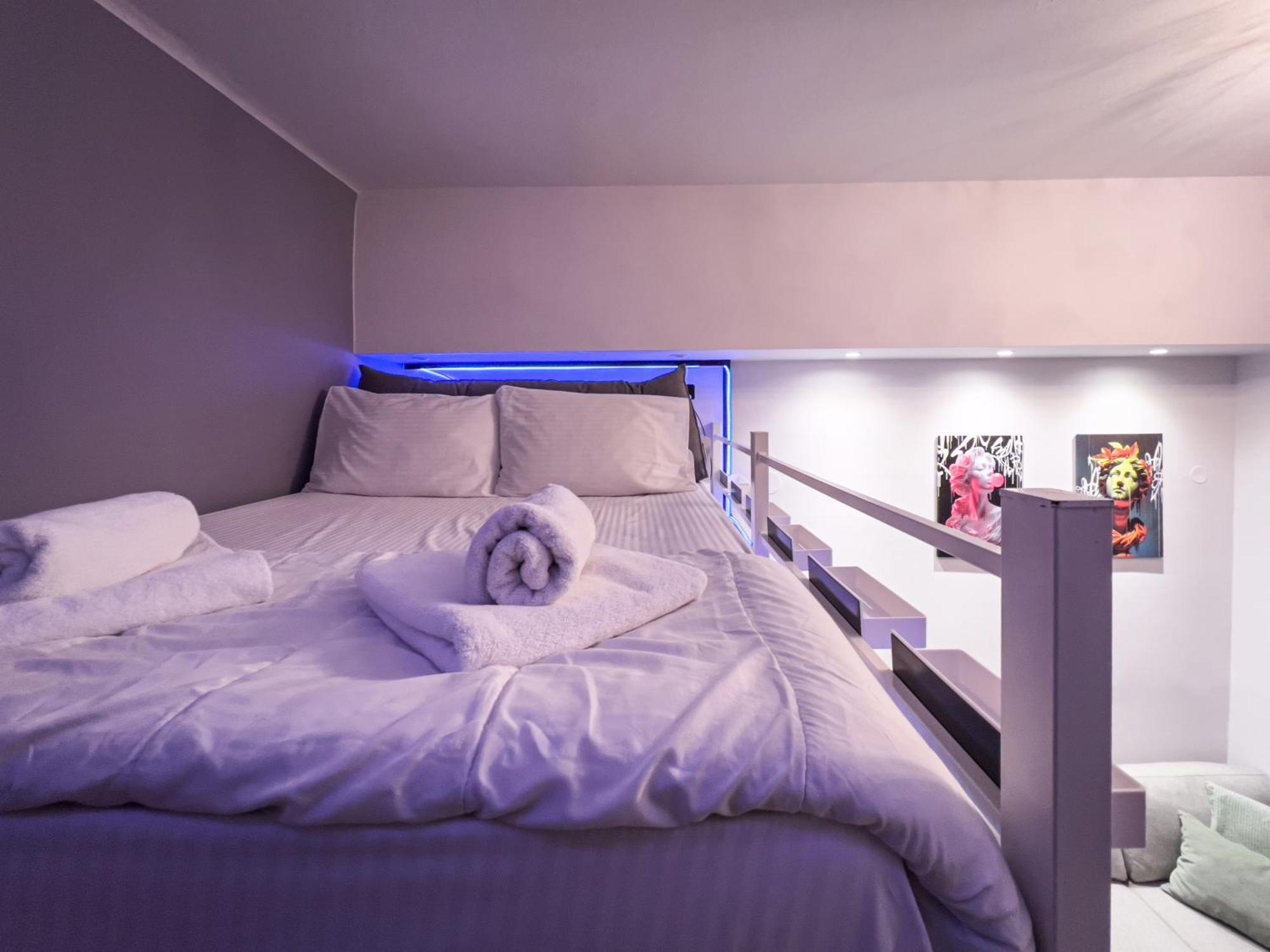 Daidalos Welcome Downtown Loft - Explore Center By Foot - Close To Arch Of Galerius * Soluň